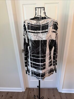 Escada Black & White Long Sleeve Graphic Knit Top